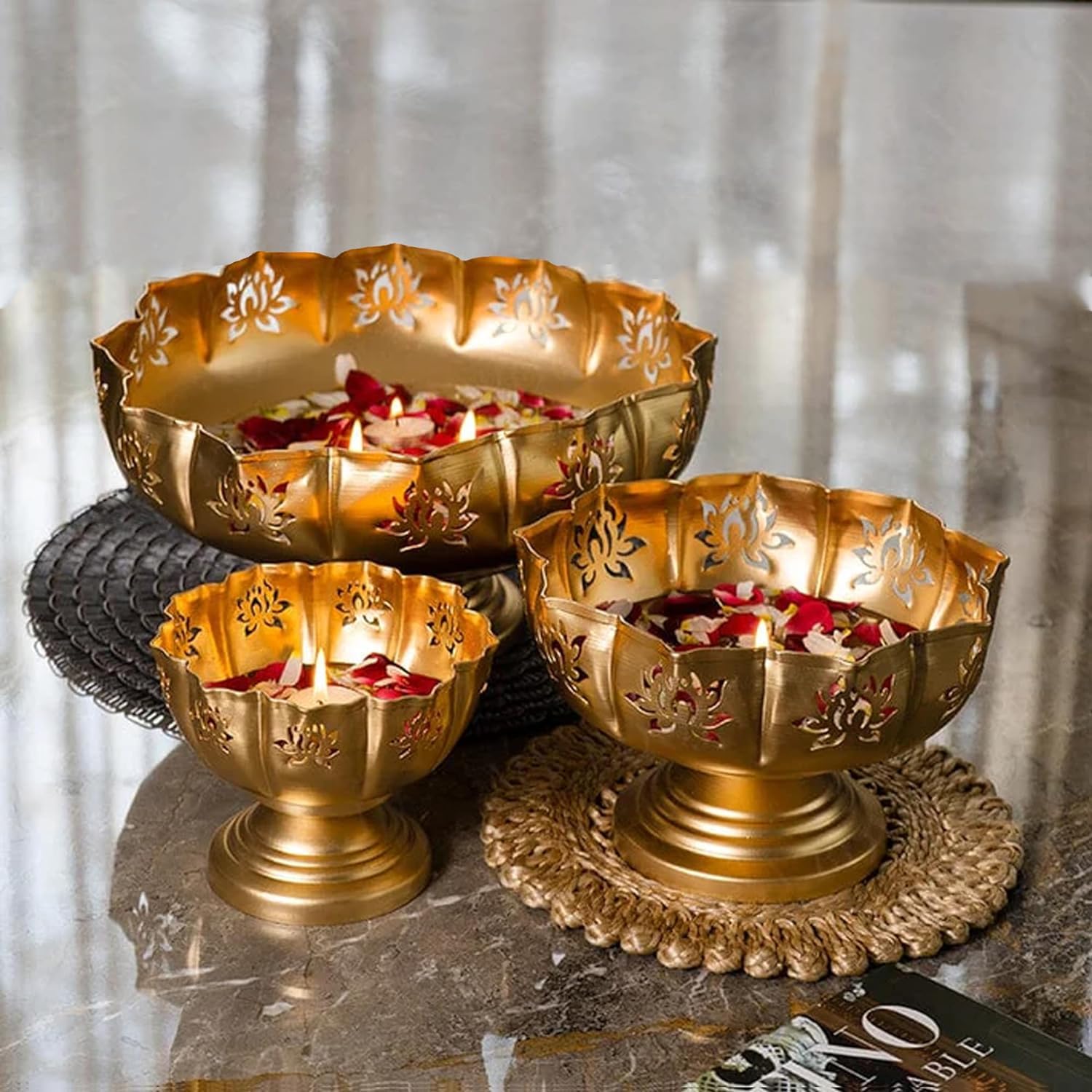 Universal Decor Taj Bowl Hammered Urli Candle Stand with Floating Diyas – Decorative Home & Festival Urli for Diwali, Navratri, Ganesh Chaturthi, Floating Flowers & Diyas (15 × 15 × 15 cm)