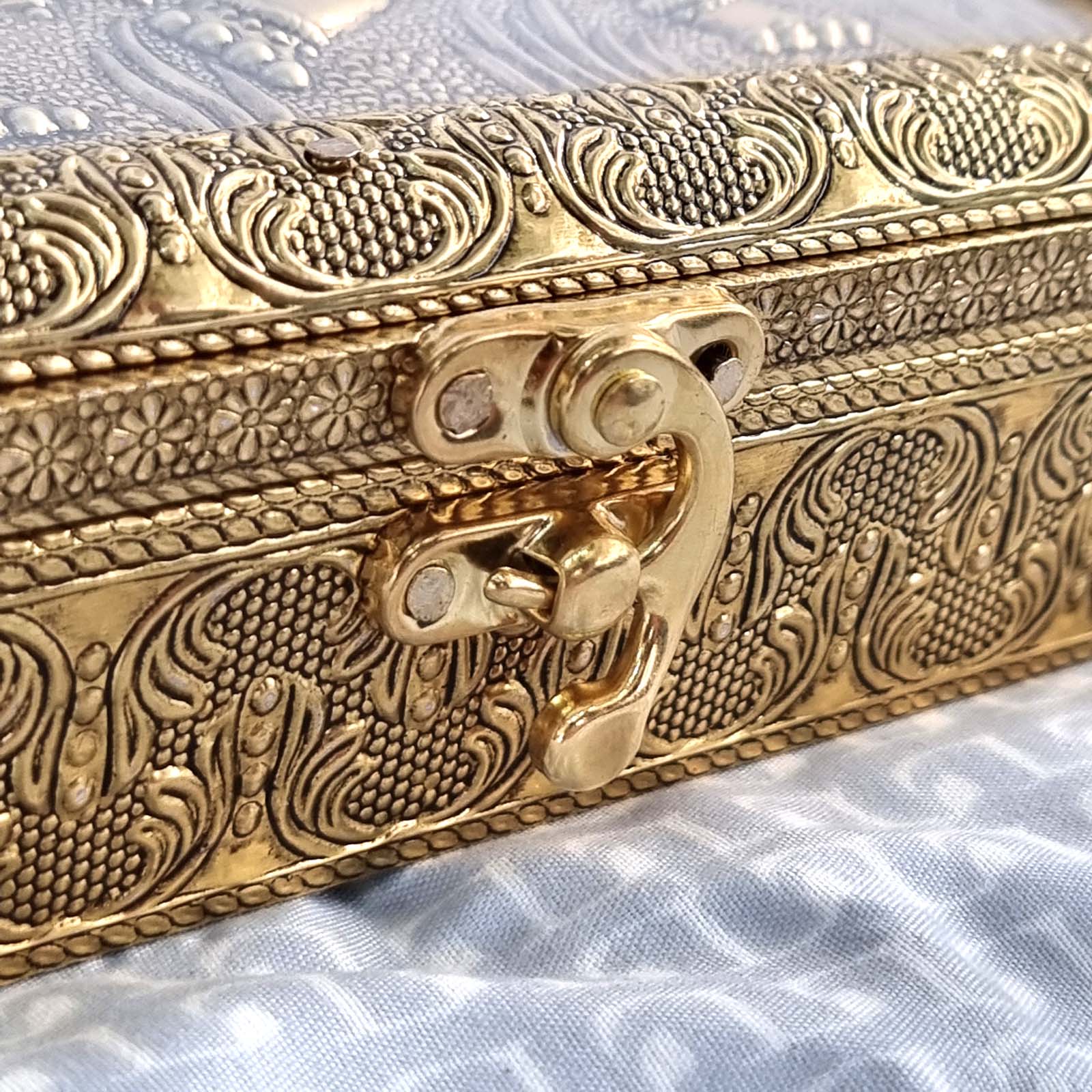 Vinayak K Meenakari Dry Fruit Storage Box – Decorative Oxidised Wooden Chocolate Box for Wedding Return Gifts, Dry Fruit Packs & Festive Gifting (22.5 × 17.5 × 6 cm) - Image 4